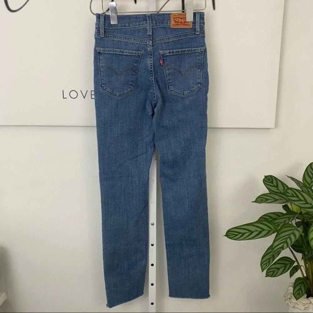 Levi’s 724 High Rise Straight Jeans Size 24 Frayed Raw Hem 90s Y2K Classic